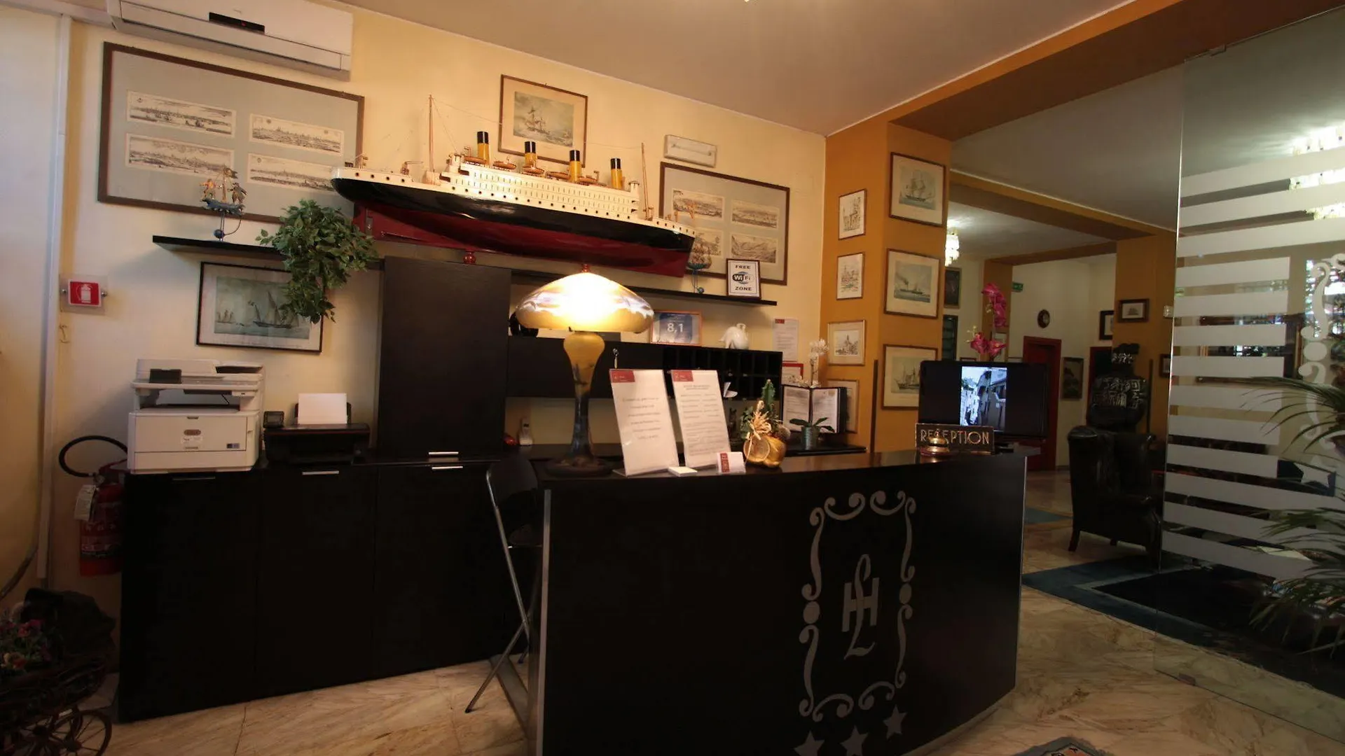 Hotel Laurens Genoa